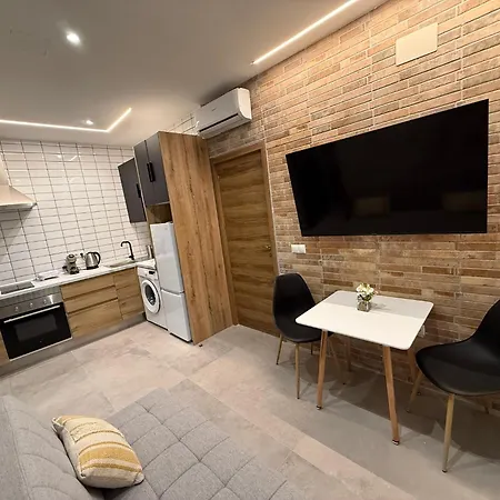 Apartment Jl A *